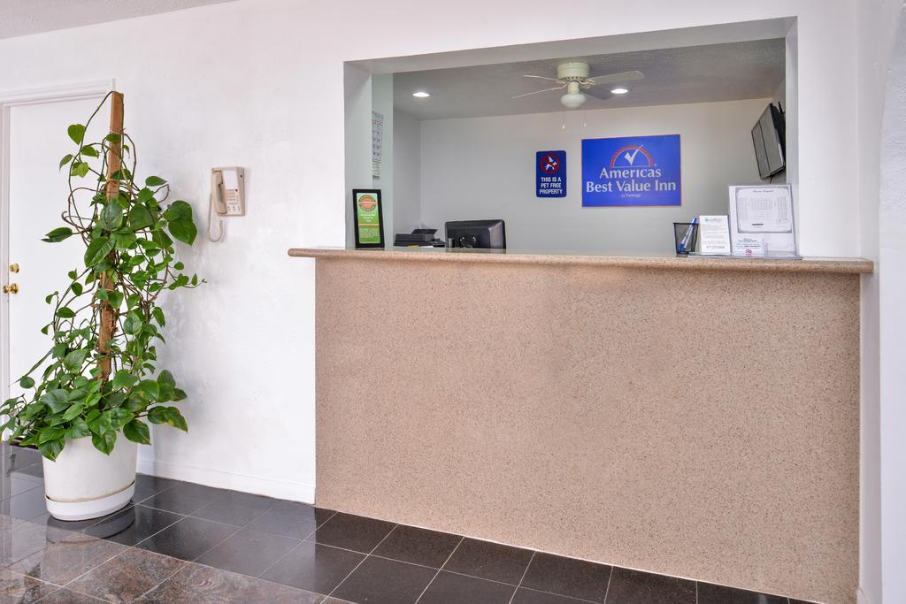 Americas Best Value Inn Clute Extérieur photo