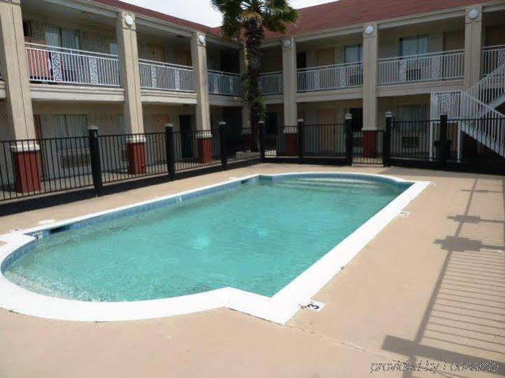 Americas Best Value Inn Clute Extérieur photo