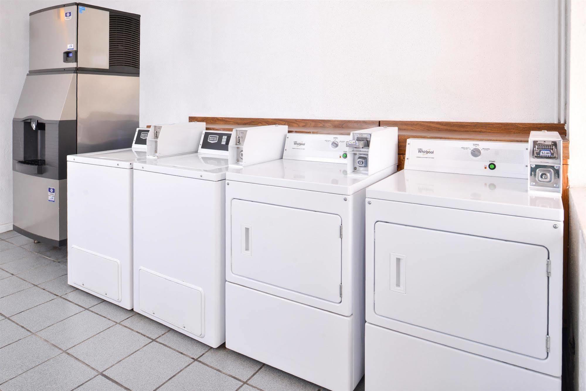 Americas Best Value Inn Clute Extérieur photo