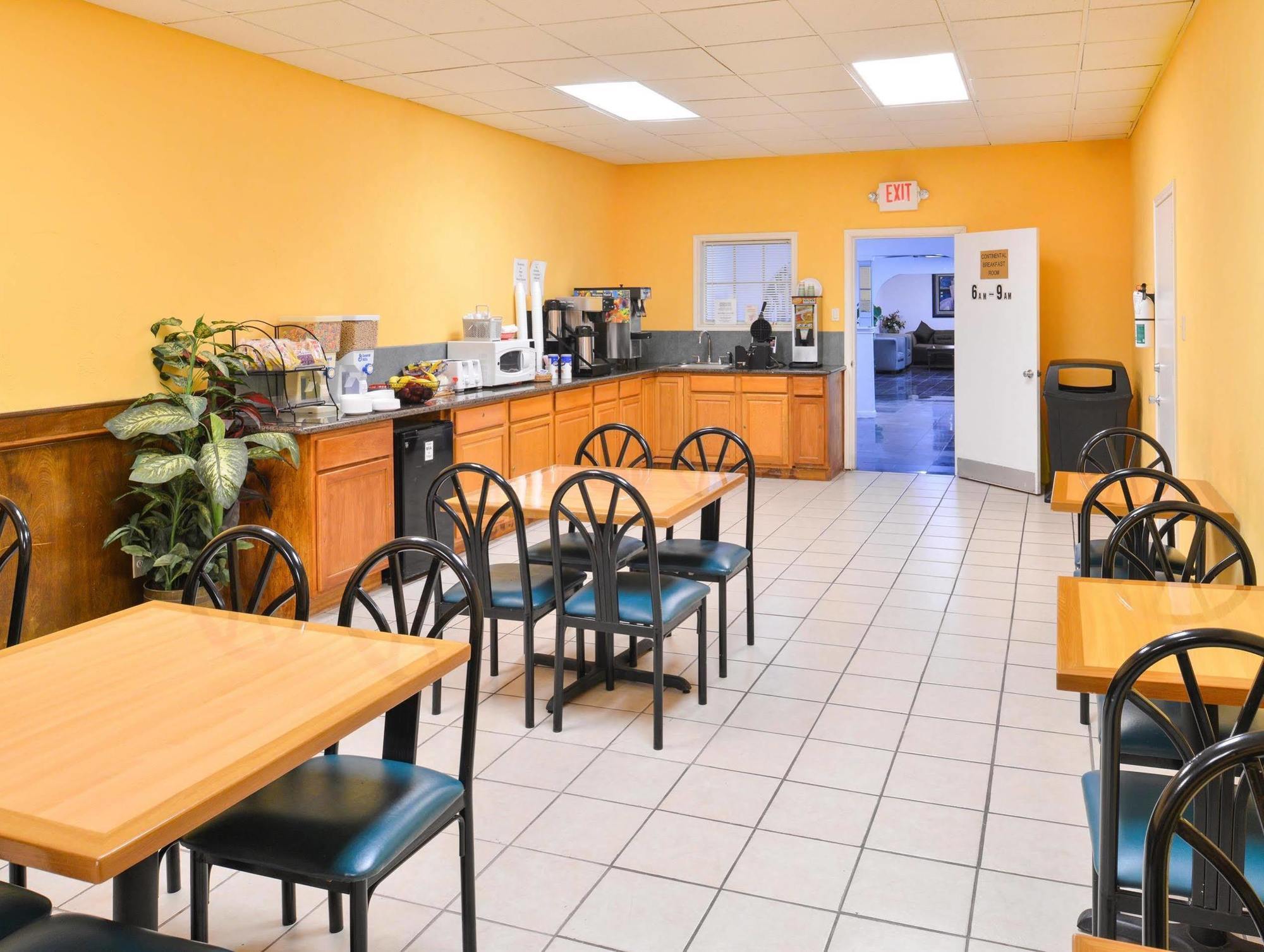 Americas Best Value Inn Clute Extérieur photo