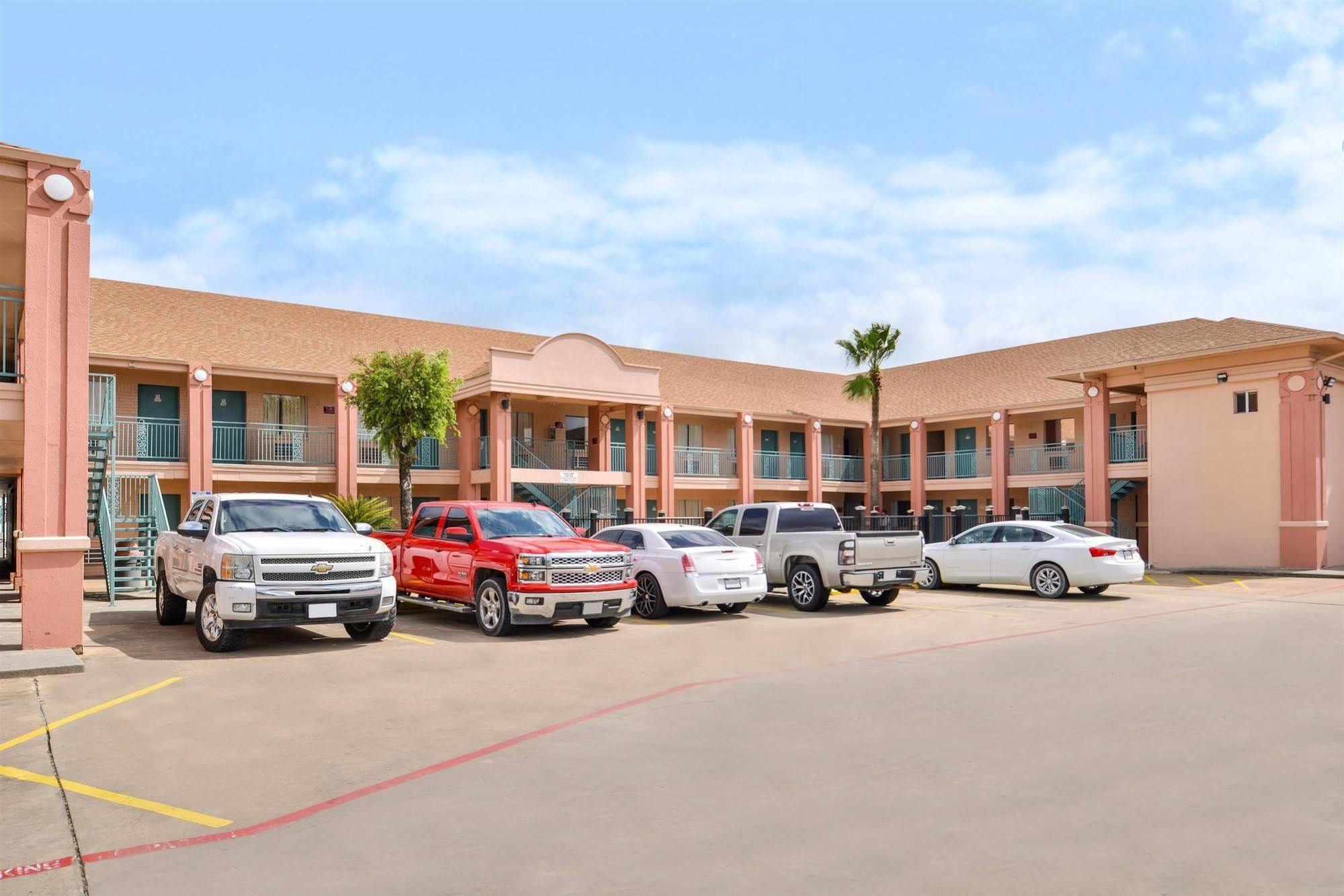 Americas Best Value Inn Clute Extérieur photo