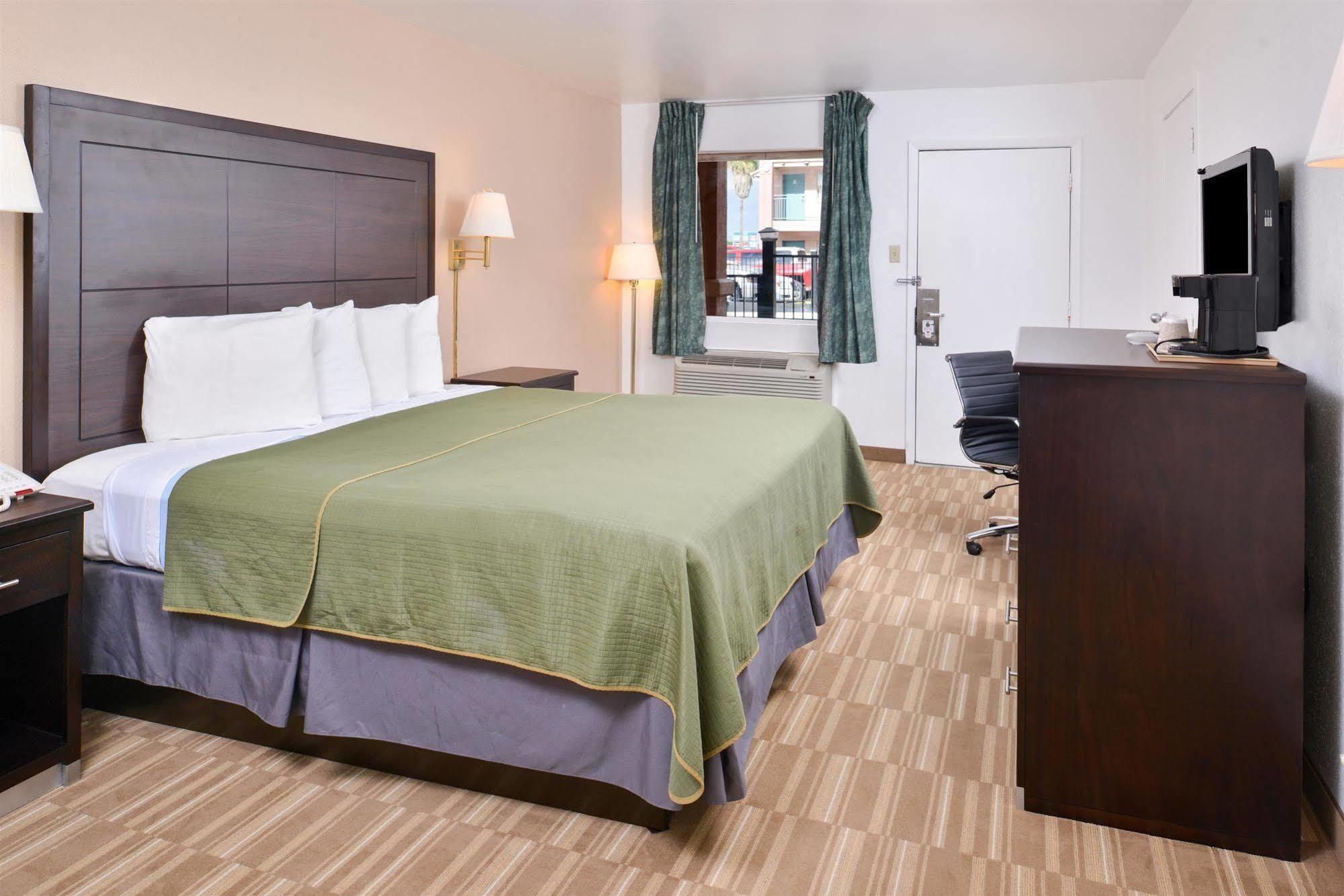 Americas Best Value Inn Clute Extérieur photo