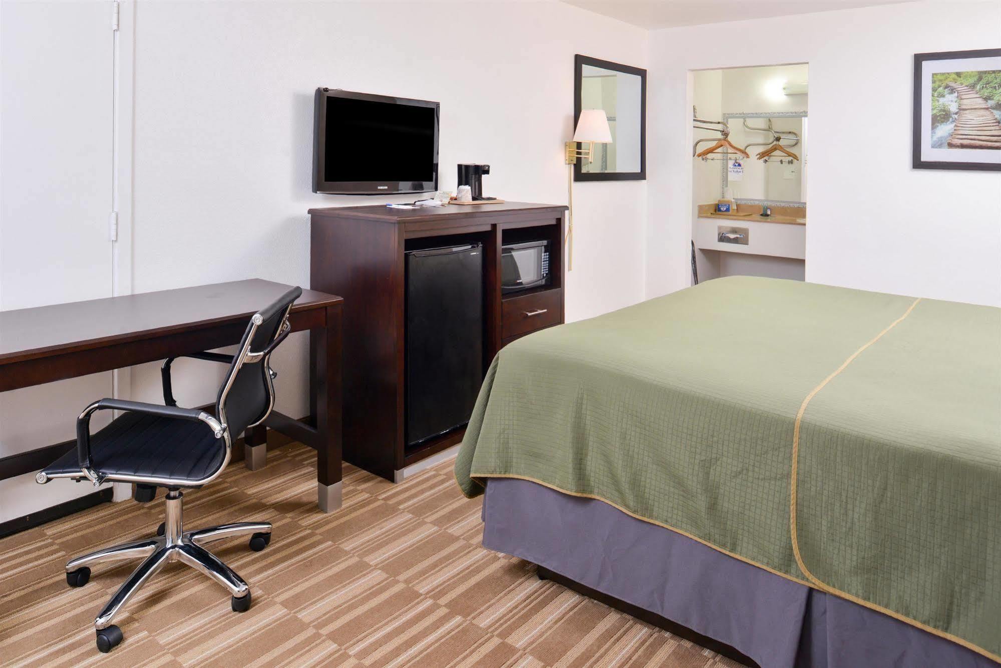 Americas Best Value Inn Clute Extérieur photo
