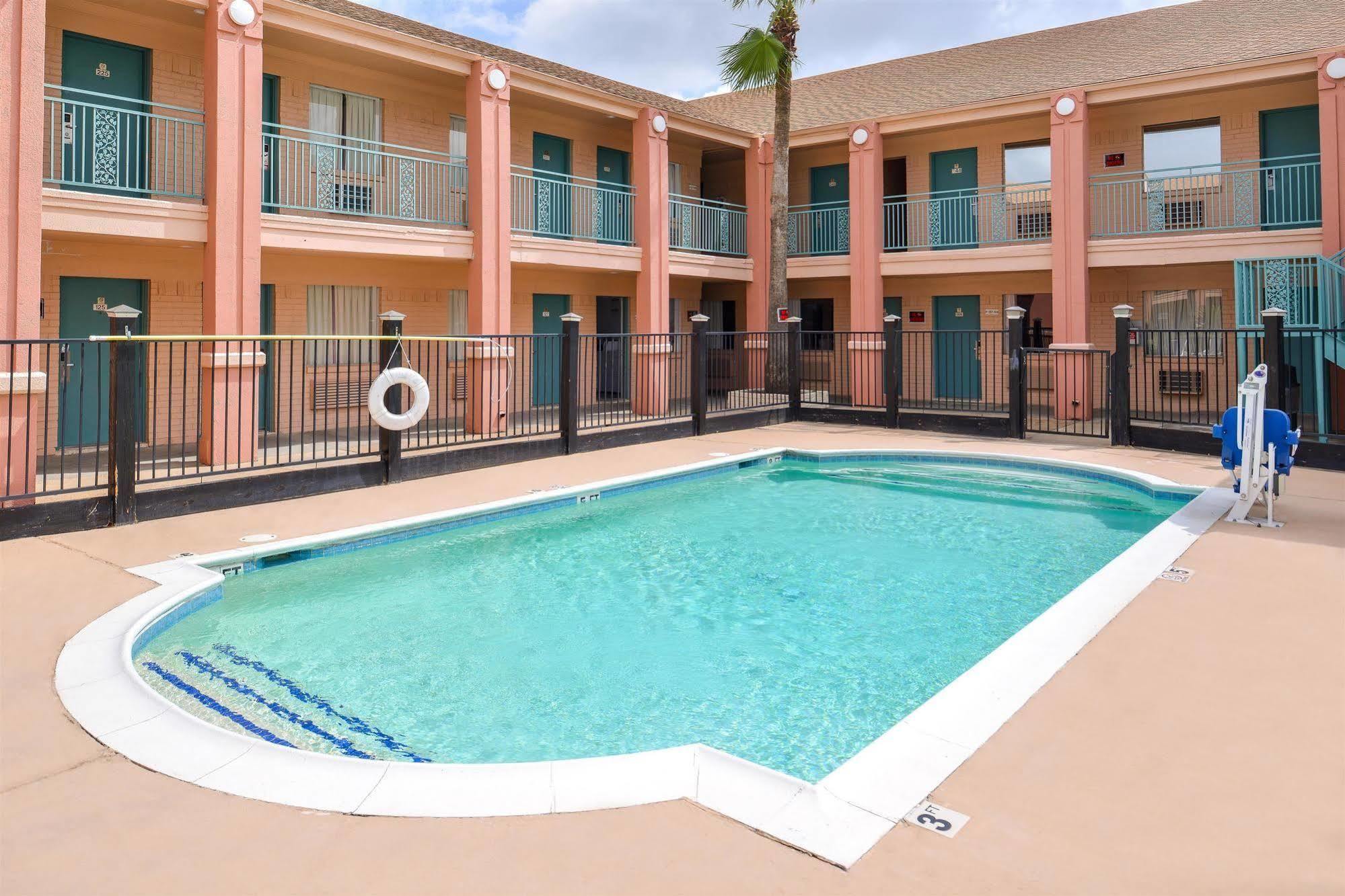 Americas Best Value Inn Clute Extérieur photo